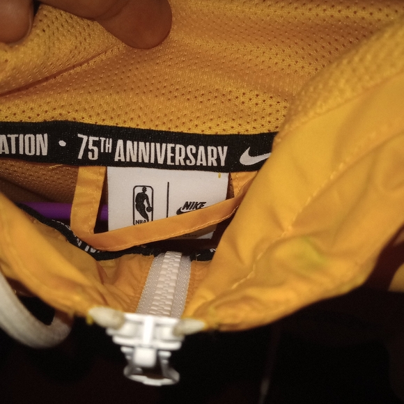 Nike full zip Windrunner sz XXL Lakers - Picture 6 of 7